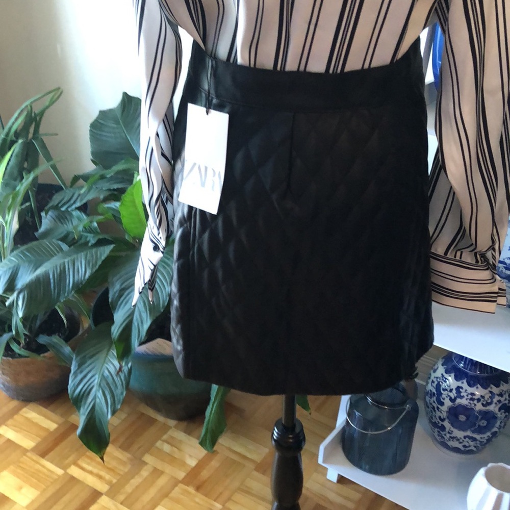 ZARA faux leather skirt - Picture 7 of 8
